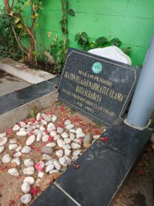 IMG-20250806-WA0010-225x300 Presidium Cabang Majlis Alumni IPNU Kabupaten Bogor Ziarah ke Makam Masyayikh NU, Mohon Restu untuk Khidmat di Nahdlatul Ulama