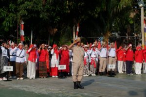 IMG-20250818-WA0005-300x200 Menjadi Ajang Pemersatu Warga, RW 17 GBJ Melaksanakan Upacara Peringatan HUT RI ke 80